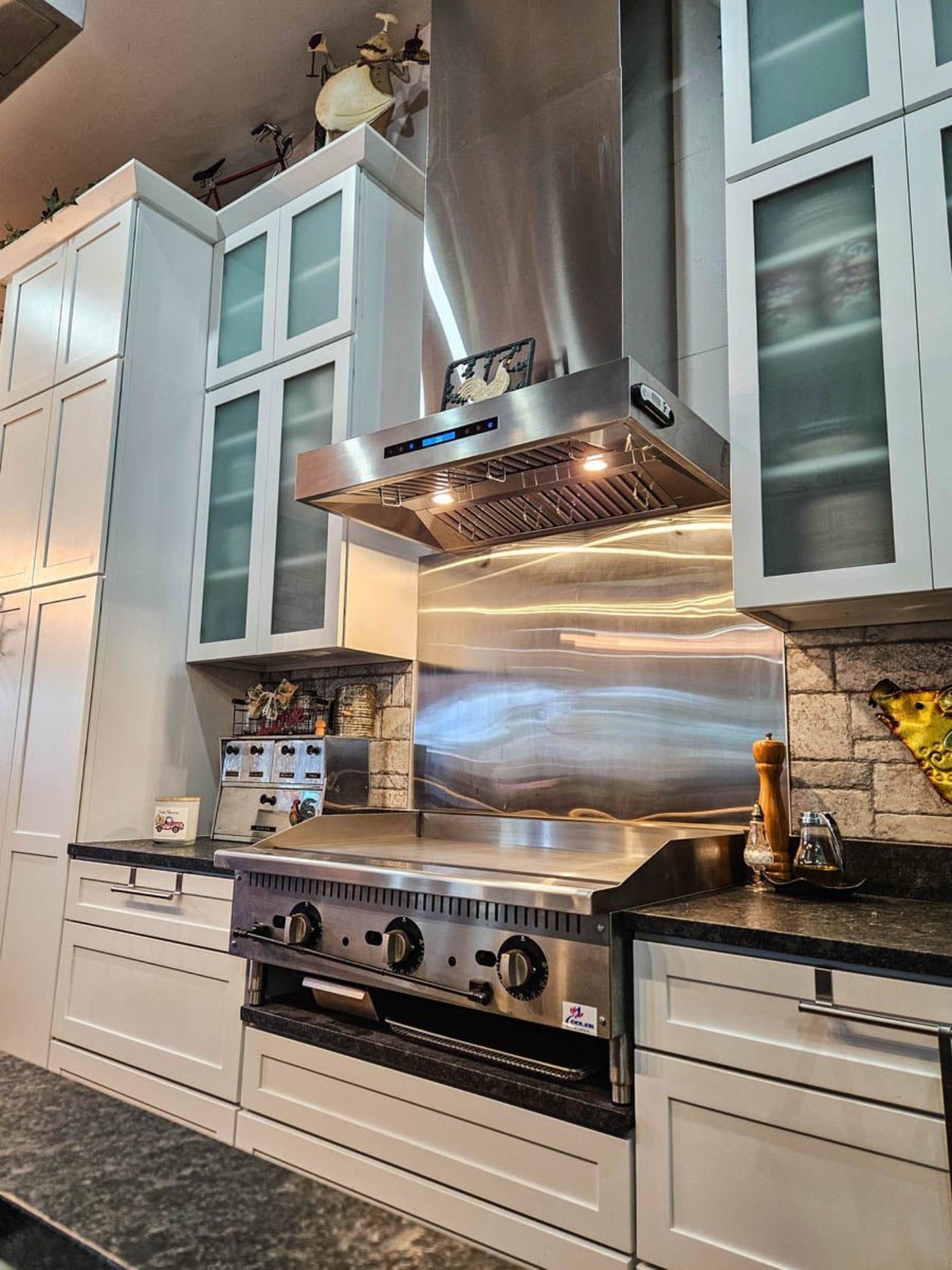Proline Wall Mounted Range Hood, Ducted, 1100 CFM, Stainless Steel Finish, Outdoor Rated Finish option - PLFW 755