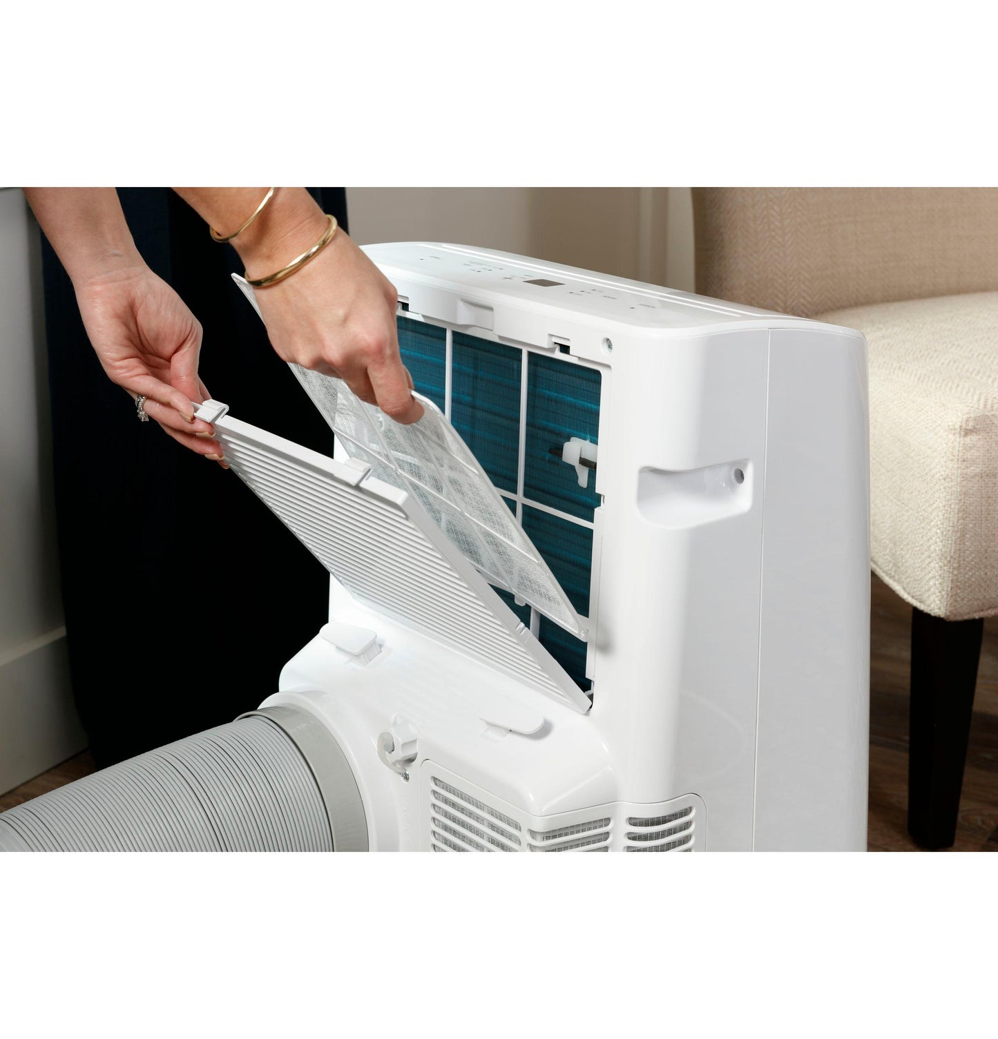 GE APPLIANCES APSA13YBMW GE(R) 14,000 BTU Heat/Cool Portable Air Conditioner for Medium Rooms up to 550 sq ft. (9,950 BTU SACC) - APSA13YBMW-KT